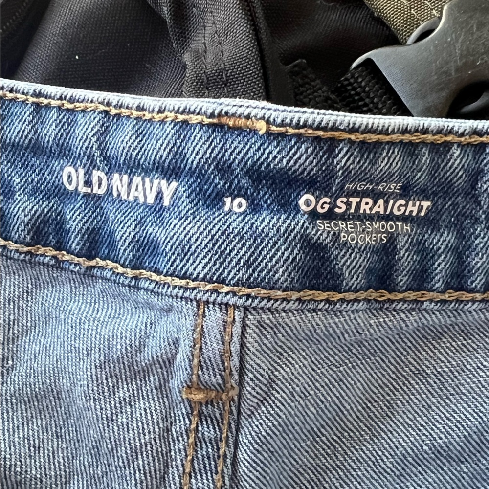 Old Navy OG Straight Distressed Denim‎ Cutoff Jean Shorts Women's 10 - Picture 2 of 5